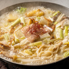 タッカルククス(鶏白湯×牛骨の韓国式うどん鍋)