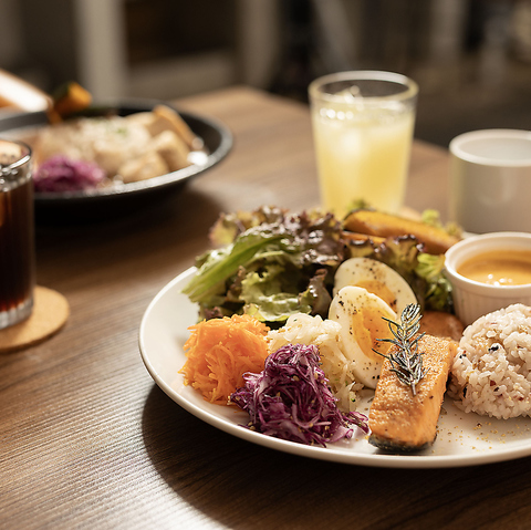 EAT Healthy Food Cafe イートヘルシーフードカフェ 久屋大通(久屋大通