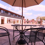 人気のテラス席でランチはいかが？