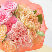 花束やプレゼントの持ち込みが大歓迎です!結婚式の二次会はもちろん、歓迎会や送別会、記念日や誕生日のお祝いなど、さまざまなシーンでご利用いただけます♪特別な瞬間を彩るアイテムとして、心を込めた贈り物をぜひお持ち込みください。大切な人との思い出をより一層素敵なものにするお手伝いをいたします!