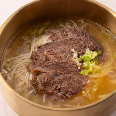 韓国スープを中心に多彩な料理を楽しめる専門店の魅力