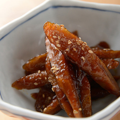 ごぼうの黒みつあえ