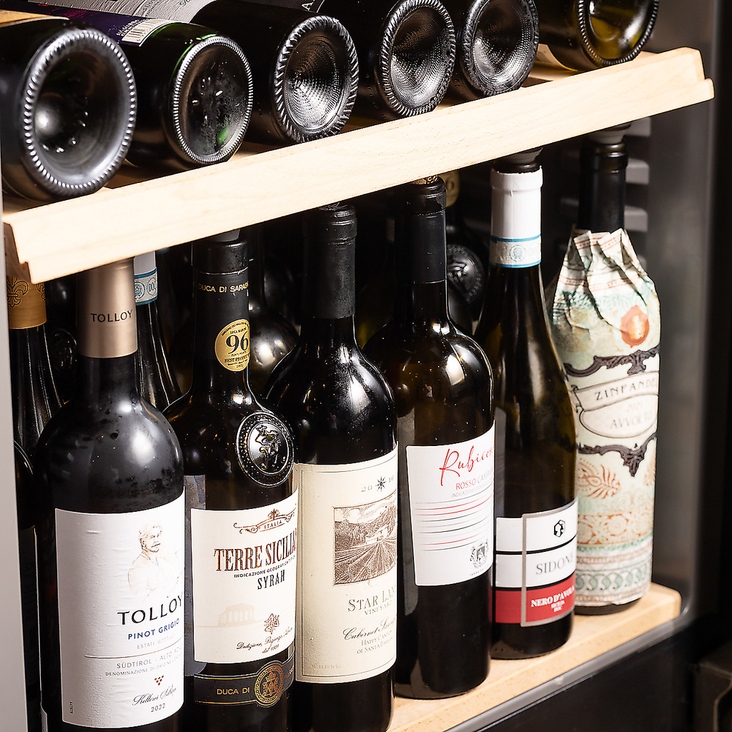 当店厳選ワインのラインナップは、ワイン通な方にもご好評☆メニュー以外に希少ワインのご用意も。