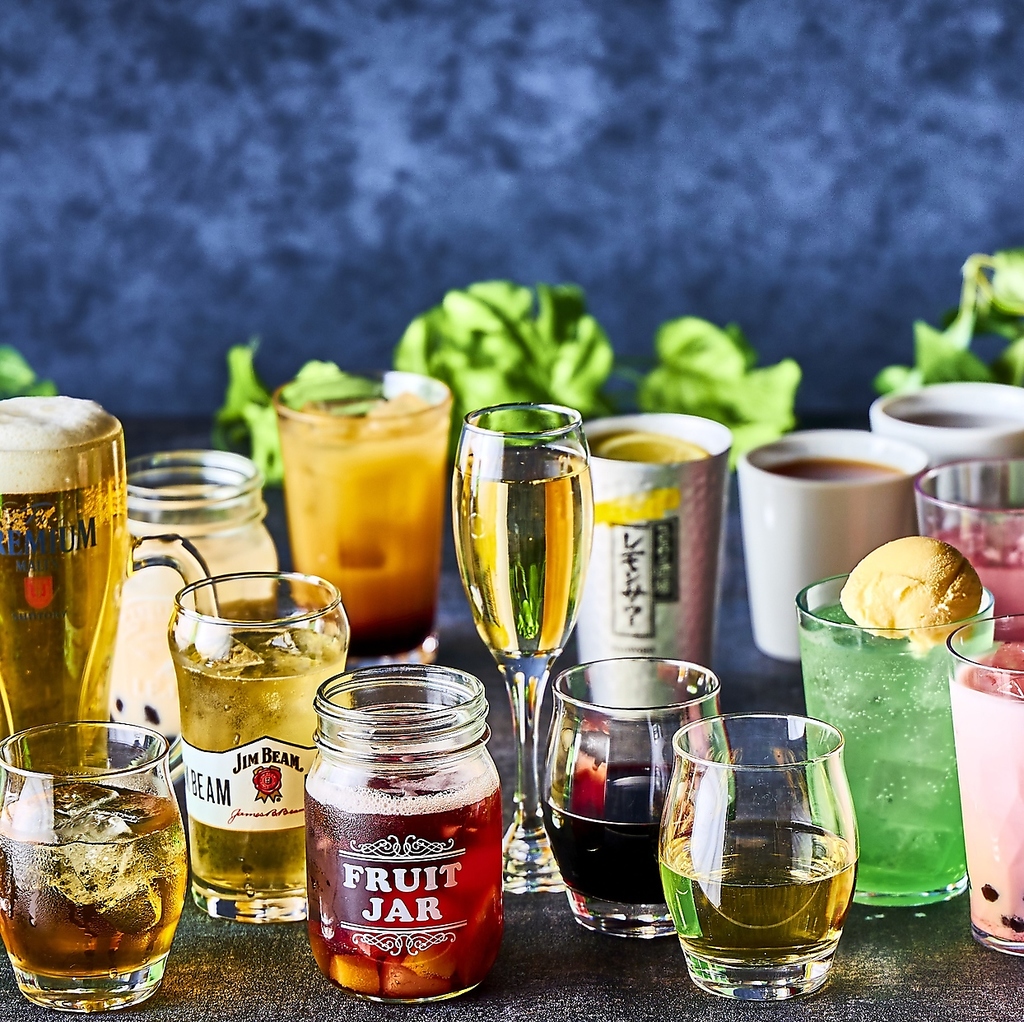 飲み放題はビール・ワイン・カクテル・ソフトドリンクなど、全部で220種類以上と業界最多！！