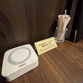 テーブル席には注文用の呼び出しベルがございます。ご用の際はスタッフをお呼びください。