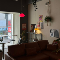 オシャレすぎるソファ席も