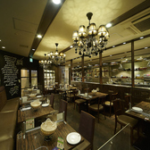 【ゆったりくつろげる店内】客様に楽しい時間をお過ごしいただくため、各ブランド毎に店内装飾や空間づくりにこだわっております。お子様連れやファミリーも安心してご利用いただける雰囲気の店内です。ごゆっくりお食事をお楽しみくださいませ。