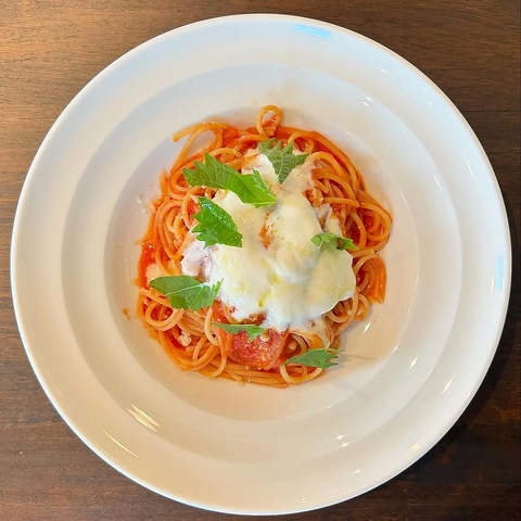 ご家族や仲間と気軽にイタリア料理を楽しめるあたたかな雰囲気の空間♪