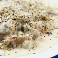 鶏もも肉のクリーム煮 ～店長特製ソース仕立て～