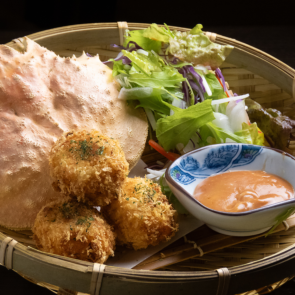 豪華！蟹の甲羅焼きが付いた飲み放題付きコースが8000円！追加料金でズワイ蟹に！
