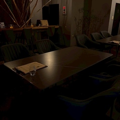 大人数でもご利用いただける広々としたテーブル