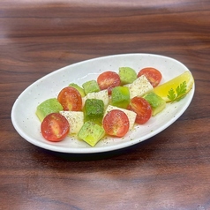 アボカドカプレーゼ