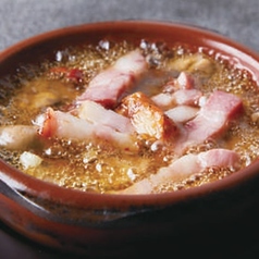 マッシュルームとイベリコベーコンのアヒージョ