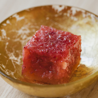 旬の食材を使った贅沢なコース料理でおもてなし