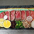 料理メニュー写真&nbsp;【肉刺し】黒毛和牛タタキ炙り