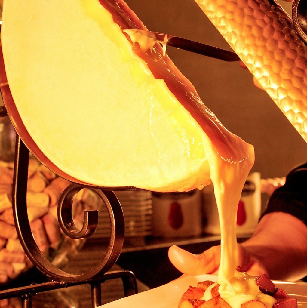 女性に大人気のラクレットチーズ★女子会やママ会、デートや記念日のお祝いにもオススメ。