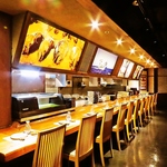 横並びの席で会話も弾むはず…！1名様でのちょい飲みも大歓迎！気軽にご来店ください♪