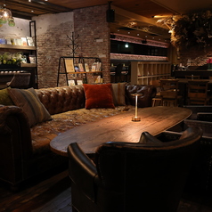 広々スペースのテーブル席