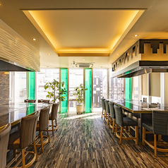 カウンター席◎接待やご家族様との会食に最適な宗右衛門町の鉄板焼き。黒毛和牛や神戸牛の食べ比べをカウンター越しに味わえる特別感。道頓堀すぐの立地で、大切な方へのおもてなしにも喜ばれる一軒です。