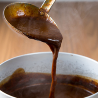 【シェフこだわりの特性ソースは全て手作り】深いコク♪