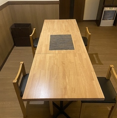 2名×2席(補助椅子込みで6名様まで)