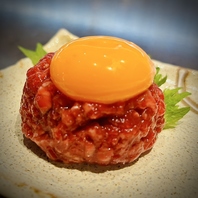 認証店でしか味わえない希少性高い生肉料理も大好評♪