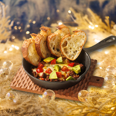 メキシカンナチョス ガーリックラスク添え