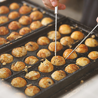 店内で焼き上げるたこ焼き