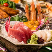 季節ごとの旬の野菜や鮮魚を取り入れ、毎日新鮮なものを仕入れてご提供しています。旬の味覚を存分に楽しみながら、四季を感じる和食をごゆっくりとご堪能くださいませ。