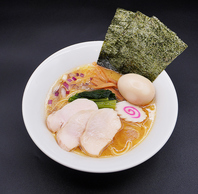 自慢の鶏白湯のスープ。是非ご賞味あれ！