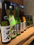 こだわり抜いたお料理と日本各地から多数そろえている銘酒をお楽しみ下さい