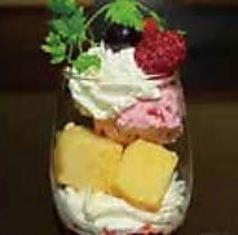 選べる〆パフェ3種 イチゴチーズケーキ