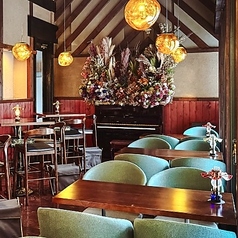 CAFE & BAR LAMP AND BELL ランプアンドベルの雰囲気1