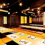 開放感溢れる個室も完備しております。会社の飲み会や同窓会等の各種宴会に是非ご利用ください。