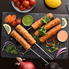 ボリューム満点のバーベキュー串プランありの写真