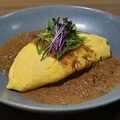 料理メニュー写真&nbsp;12時間煮込んだデミグラス風オムライス