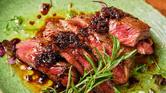 牛ハラミのグリル ガーリックバルサミコソース