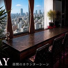 カウンター、ランチ、一人飲みの最適です。