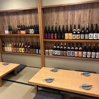 ★★お店に入ってすぐの棚には自慢のお酒がずらり★★