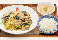 豚肉とほうれん草ときくらげの卵炒め定食