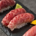 料理メニュー写真 黒毛和牛の炙り カルビ 二貫