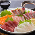 料理メニュー写真 本日鮮魚とアボカドの海鮮サラダ