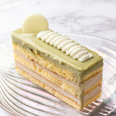 ピスタチオとヘーゼルナッツケーキ(PISTACCHIO AND HAZELNUT CAKE)