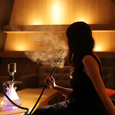 空中階にあるおしゃれなバー♪シーシャ カラオケ ゴルフもあるバーです 