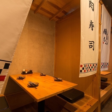 肉寿司 野菜巻き串 博多もん 本店の雰囲気1