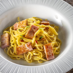 厚切りベーコンのペペロンチーノ