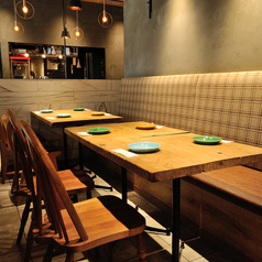 4名掛けのソファー席も大人気◎