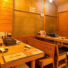 当店では、6名様でご利用いただけるお席をご用意しております。ゆったりとお食事をお楽しみいただけますので、ぜひご利用ください。