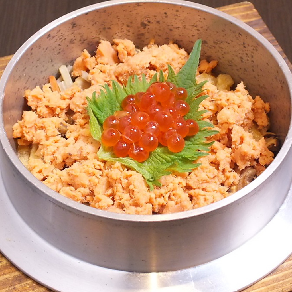 〆はやっぱり釜めし！炊き立て本格直火炊き釜めし！お好みの味をお愉しみ下さい！