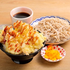 丼物とセットになったボリュームあるお蕎麦